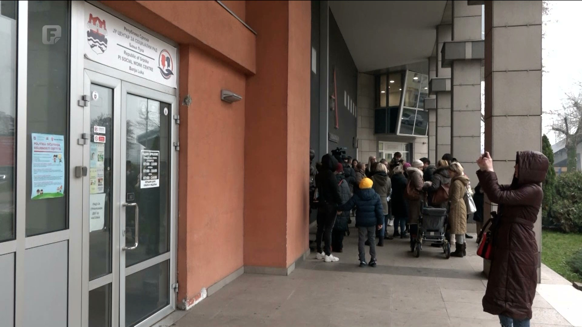 Protest u B.Luci: Roditelji djece sa teškoćama u razvoju traže status roditelja staratelja